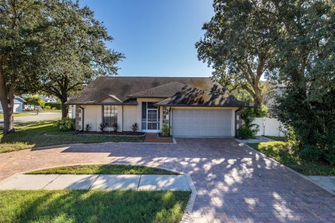 House in New Port Richey, Florida 3 bedrooms, 161.28 sq.m. № 2420119 - photo 2
