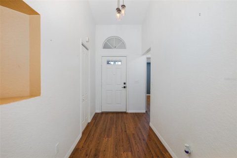 House in New Port Richey, Florida 3 bedrooms, 161.28 sq.m. № 2420119 - photo 6