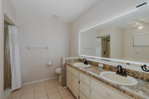 House in New Port Richey, Florida 3 bedrooms, 161.28 sq.m. № 2420119 - photo 21