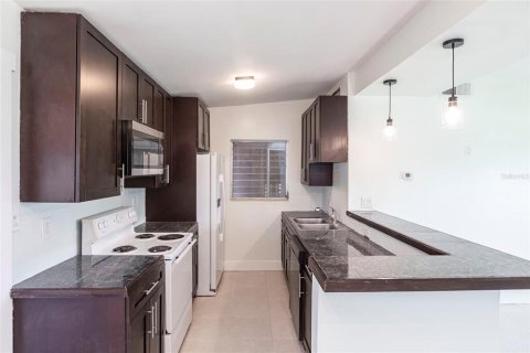 Купить виллу или дом в Порт-Шарлотт, Флорида 10 комнат, 73.58м2, № 1829940 - фото 7