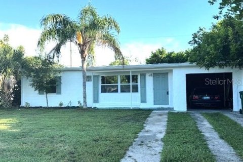 House in Port Charlotte, Florida 2 bedrooms, 73.58 sq.m. № 1829940 - photo 24
