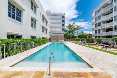 Copropriété à louer à Miami Beach, Floride: 2 chambres, 103.68 m2 № 2079893 - photo 24