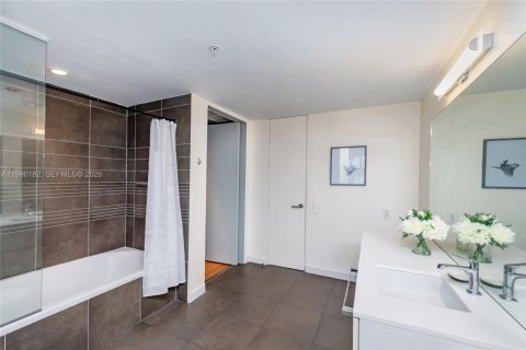Copropriété à louer à Miami Beach, Floride: 2 chambres, 103.68 m2 № 2079893 - photo 16
