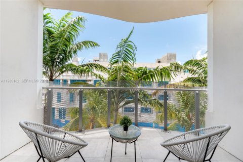 Copropriété à louer à Miami Beach, Floride: 2 chambres, 103.68 m2 № 2079893 - photo 18