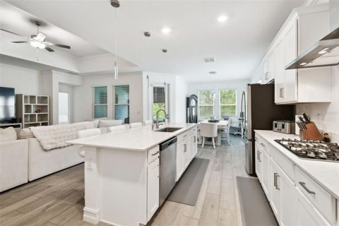 House in Land O' Lakes, Florida 4 bedrooms, 201.69 sq.m. № 1817545 - photo 18