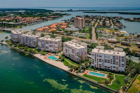 Condo in Saint Petersburg, Florida, 2 bedrooms  № 1898728 - photo 3