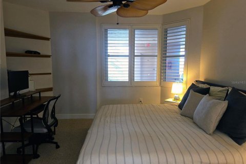 Condo in Saint Petersburg, Florida, 2 bedrooms  № 1898728 - photo 27