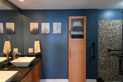 Condo in Saint Petersburg, Florida, 2 bedrooms  № 1898728 - photo 24