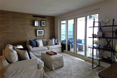 Condo in Saint Petersburg, Florida, 2 bedrooms  № 1898728 - photo 9