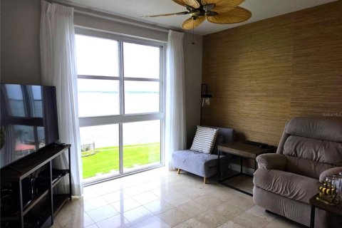 Condo in Saint Petersburg, Florida, 2 bedrooms  № 1898728 - photo 17