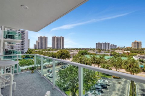 Condominio en venta en Fort Lauderdale, Florida, 1 dormitorio, 72.56 m2 № 1777566 - foto 18