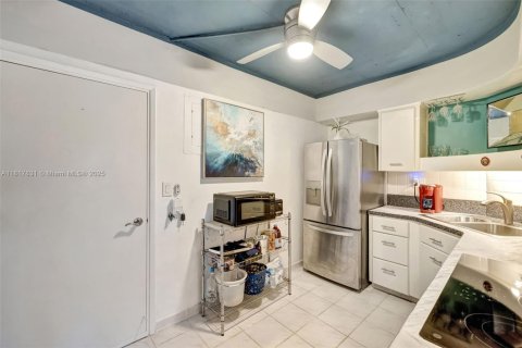 Condominio en venta en Fort Lauderdale, Florida, 1 dormitorio, 72.56 m2 № 1777566 - foto 11