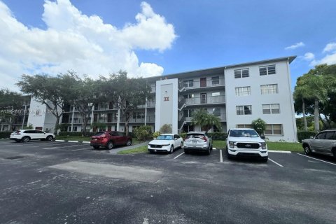Condominio en Pembroke Pines, Florida, 2 dormitorios  № 2020534