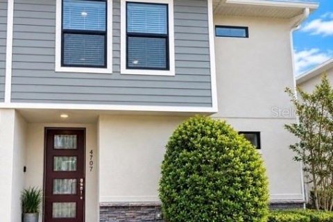 Adosado en Kissimmee, Florida 3 dormitorios, 125.6 m2 № 2376692