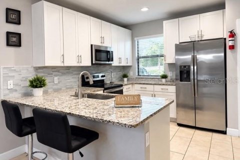 Adosado en venta en Kissimmee, Florida, 3 dormitorios, 125.6 m2 № 2376692 - foto 4