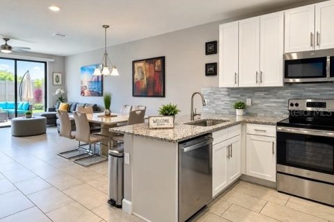 Adosado en venta en Kissimmee, Florida, 3 dormitorios, 125.6 m2 № 2376692 - foto 3