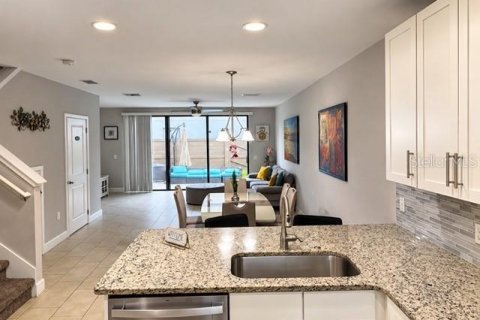 Adosado en venta en Kissimmee, Florida, 3 dormitorios, 125.6 m2 № 2376692 - foto 6