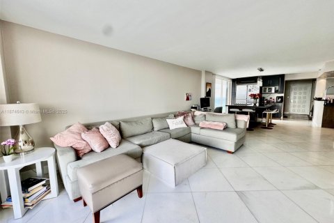 Copropriété à vendre à Miami Beach, Floride: 2 chambres, 129.41 m2 № 1924088 - photo 15