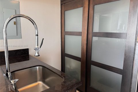 Copropriété à vendre à Miami Beach, Floride: 2 chambres, 129.41 m2 № 1924088 - photo 19