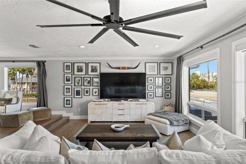 Casa en venta en Dunedin, Florida, 9 dormitorios, 598.01 m2 № 2104811 - foto 15