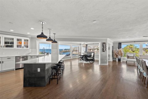 Casa en venta en Dunedin, Florida, 9 dormitorios, 598.01 m2 № 2104811 - foto 3