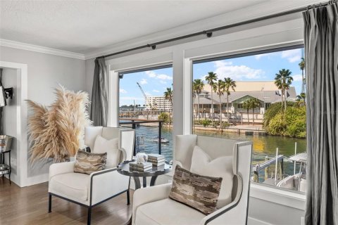 Casa en venta en Dunedin, Florida, 9 dormitorios, 598.01 m2 № 2104811 - foto 11