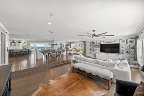 Casa en venta en Dunedin, Florida, 9 dormitorios, 598.01 m2 № 2104811 - foto 12