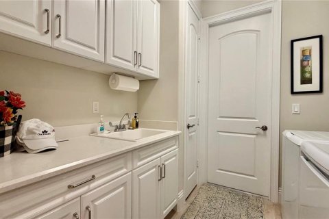 House in Vero Beach, Florida 3 bedrooms, 181.9 sq.m. № 2345167 - photo 22