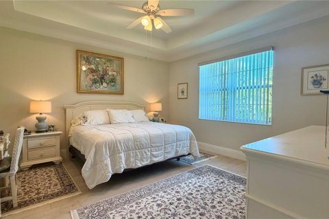 House in Vero Beach, Florida 3 bedrooms, 181.9 sq.m. № 2345167 - photo 24