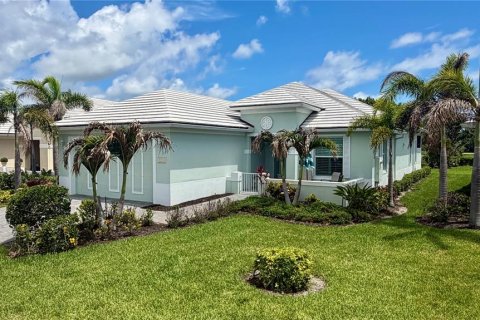 House in Vero Beach, Florida 3 bedrooms, 181.9 sq.m. № 2345167 - photo 3