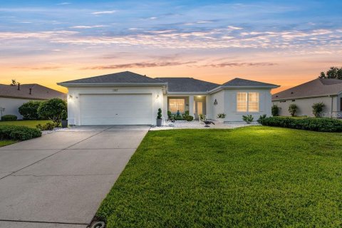 House in Summerfield, Florida 2 bedrooms, 146.32 sq.m. № 1798156 - photo 1