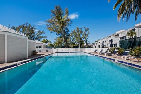 Condo in Longboat Key, Florida, 2 bedrooms № 2145171 - photo 20