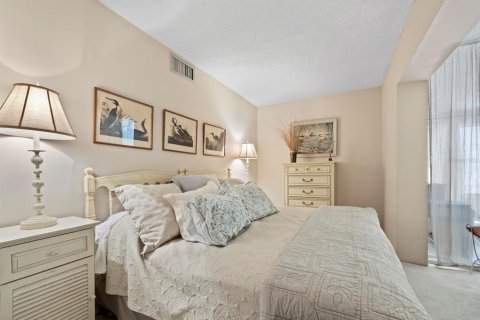 Condo in Longboat Key, Florida, 2 bedrooms № 2145171 - photo 14