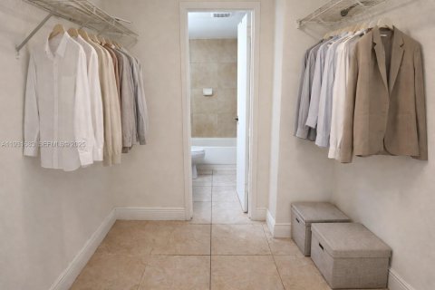 Снять в аренду кондоминиум в Норт-Майами, Флорида 1 спальня, 62.52м2, № 1991753 - фото 6