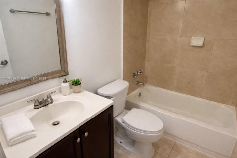 Снять в аренду кондоминиум в Норт-Майами, Флорида 1 спальня, 62.52м2, № 1991753 - фото 5