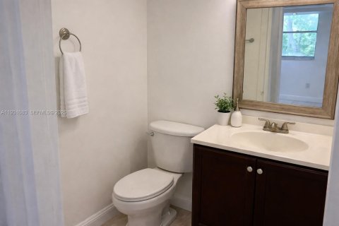 Снять в аренду кондоминиум в Норт-Майами, Флорида 1 спальня, 62.52м2, № 1991753 - фото 3