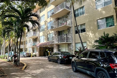 Снять в аренду кондоминиум в Норт-Майами, Флорида 1 спальня, 62.52м2, № 1991753 - фото 8