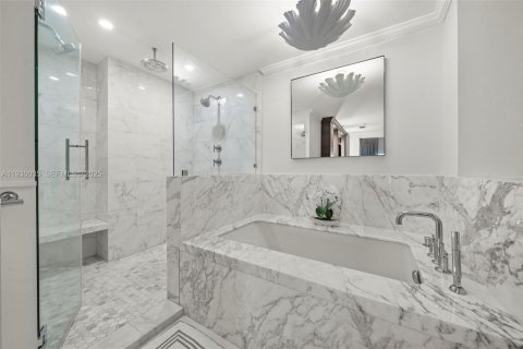 Copropriété à vendre à Miami Beach, Floride: 2 chambres, 177.63 m2 № 1989835 - photo 30