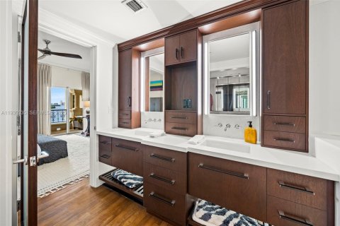 Copropriété à vendre à Miami Beach, Floride: 2 chambres, 177.63 m2 № 1989835 - photo 27