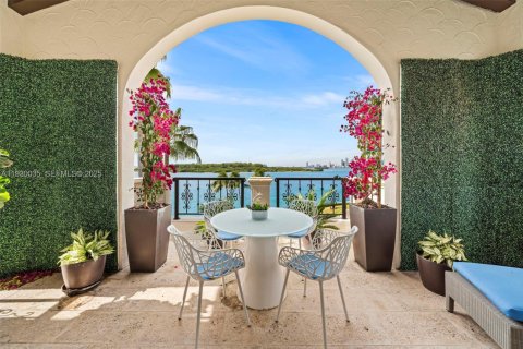 Copropriété à vendre à Miami Beach, Floride: 2 chambres, 177.63 m2 № 1989835 - photo 2