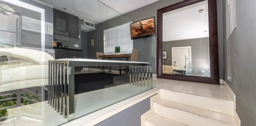 Condo à Miami Beach, Floride, 2 chambres  № 2171635