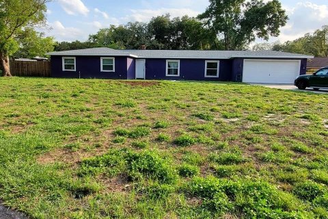 House in Brandon, Florida 4 bedrooms, 203.83 sq.m. № 2430922