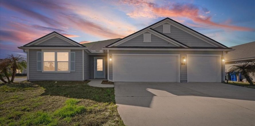 House in Saint Augustine, Florida 4 bedrooms, 219.34 sq.m. № 2095200