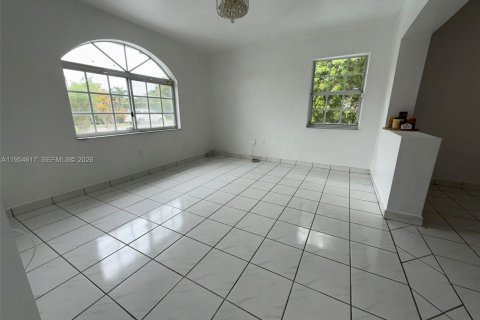 Купить виллу или дом в Майами, Флорида 5 спален, 174.38м2, № 2009889 - фото 2