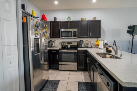 Townhouse in Homestead, Florida 3 bedrooms, 141.58 sq.m. № 1871685 - photo 16