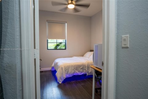 Townhouse in Homestead, Florida 3 bedrooms, 141.58 sq.m. № 1871685 - photo 22