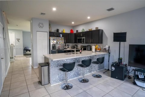 Townhouse in Homestead, Florida 3 bedrooms, 141.58 sq.m. № 1871685 - photo 15