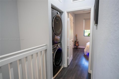 Townhouse in Homestead, Florida 3 bedrooms, 141.58 sq.m. № 1871685 - photo 26