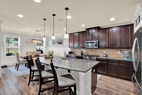 House in Lutz, Florida 4 bedrooms, 209.4 sq.m. № 2395887 - photo 14