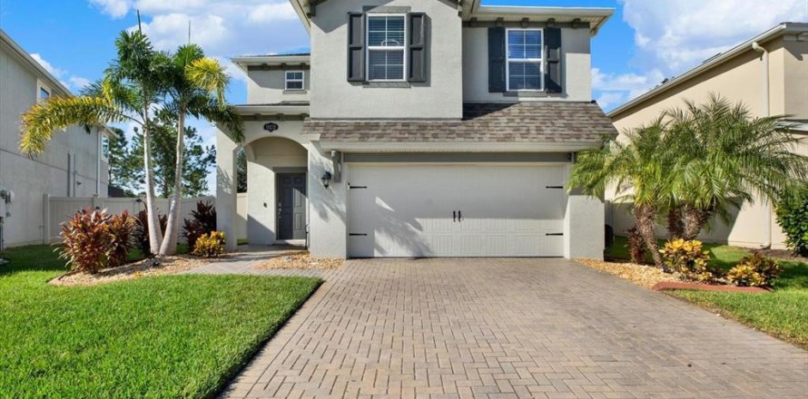 House in Lutz, Florida 4 bedrooms, 209.4 sq.m. № 2395887
